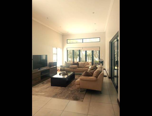 3 BEDROOM HOUSE FOR SALE IN MIDSTREAM MEADOWS